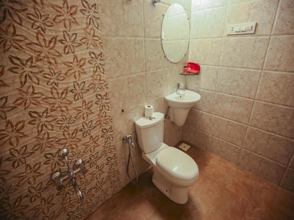 Hotel Shahi Palace アーメダバード エクステリア 写真